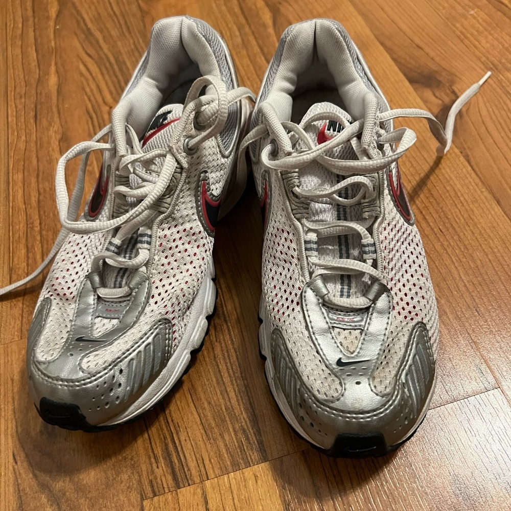 Nike tennis shoes